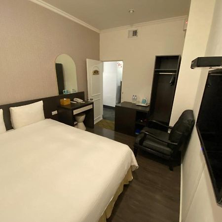 Queens Hotel Тайбэй Экстерьер фото