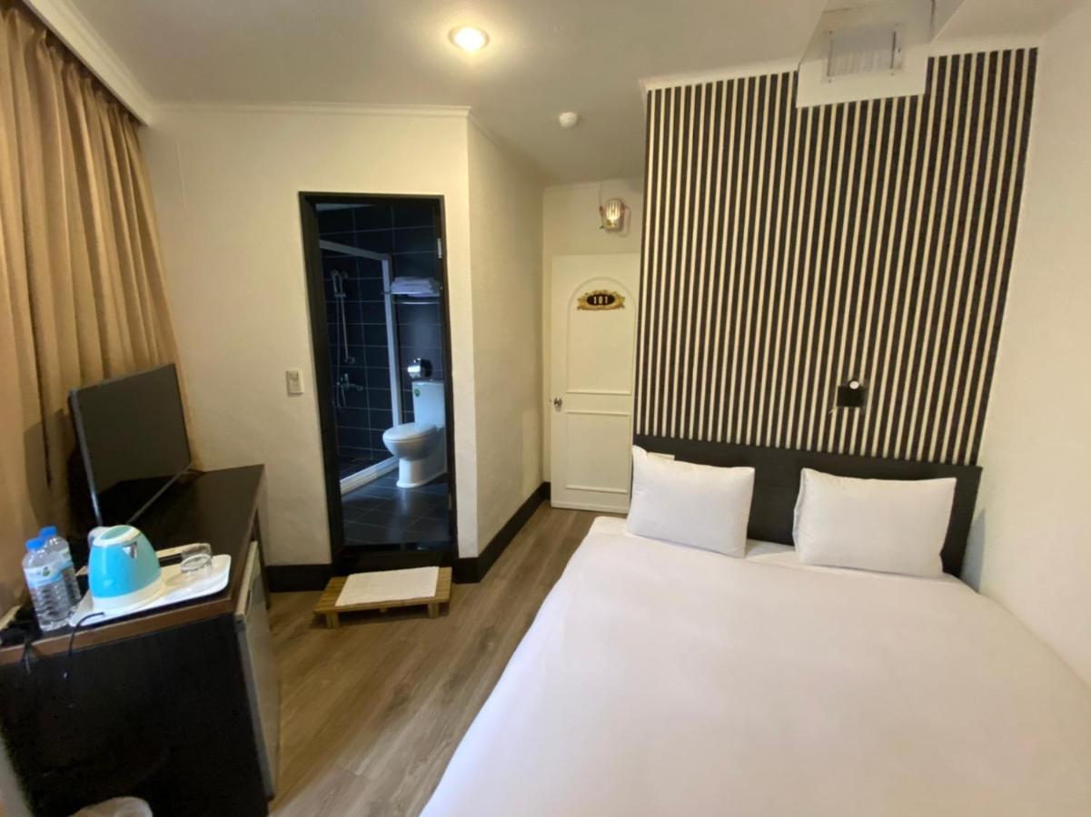 Queens Hotel Тайбэй Экстерьер фото