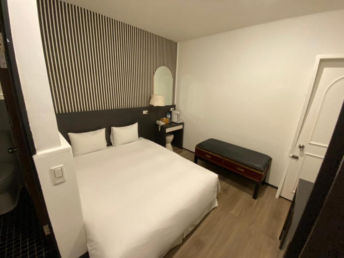 Queens Hotel Тайбэй Экстерьер фото