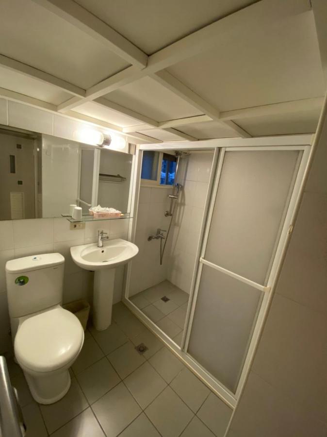 Queens Hotel Тайбэй Экстерьер фото