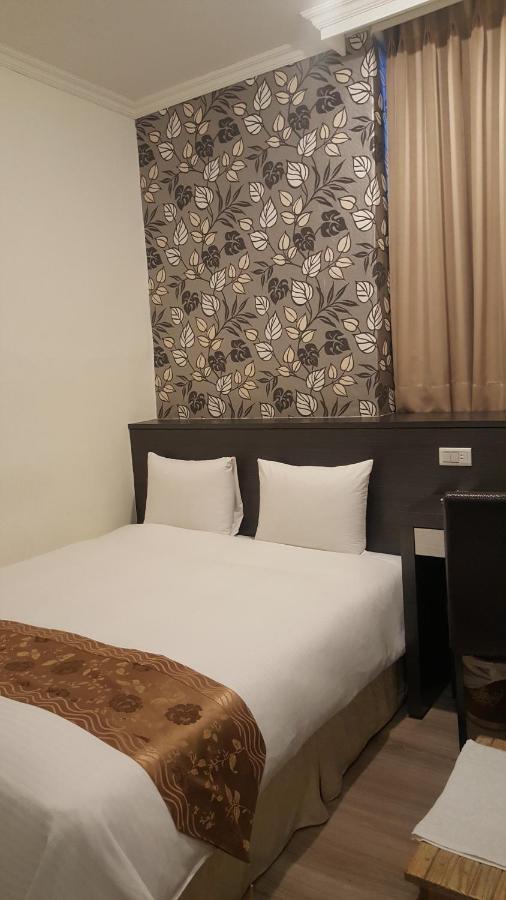 Queens Hotel Тайбэй Экстерьер фото